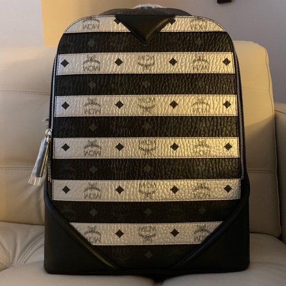 NWT MCM Large Leather Logo Backpack - Picture 12 of 16